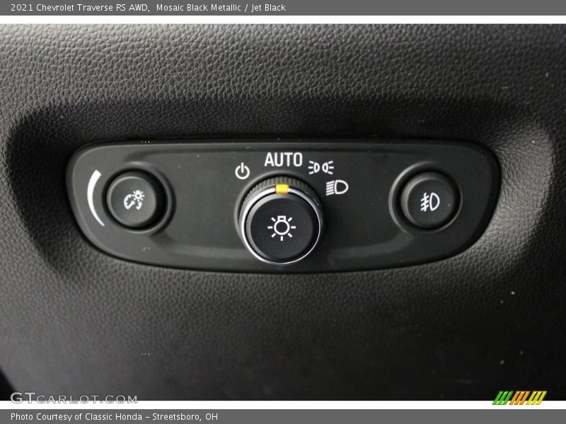Mosaic Black Metallic / Jet Black 2021 Chevrolet Traverse RS AWD