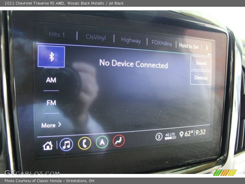 Mosaic Black Metallic / Jet Black 2021 Chevrolet Traverse RS AWD