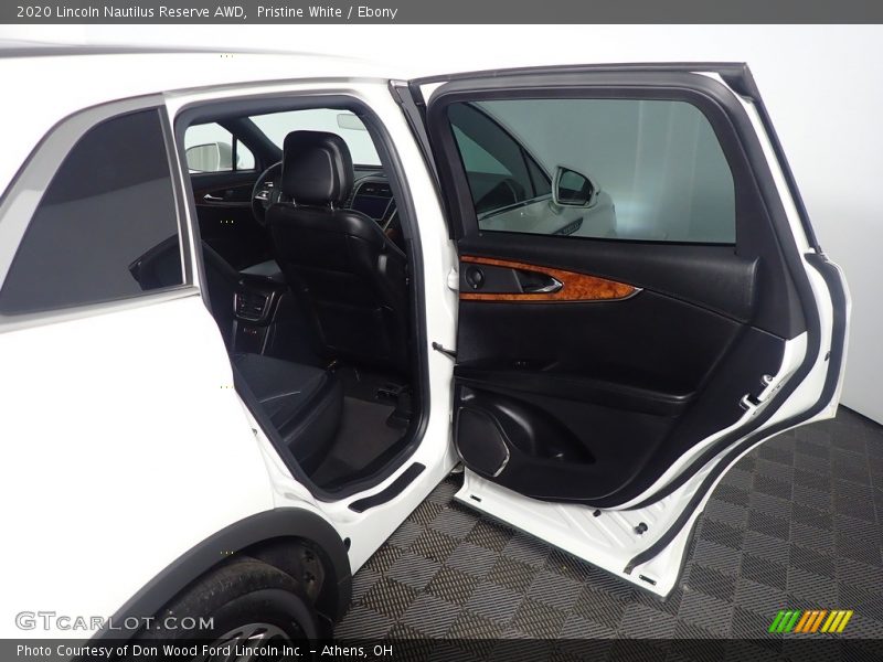 Pristine White / Ebony 2020 Lincoln Nautilus Reserve AWD