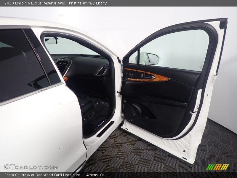 Pristine White / Ebony 2020 Lincoln Nautilus Reserve AWD