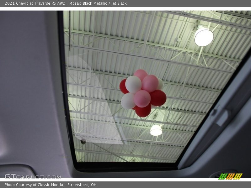 Mosaic Black Metallic / Jet Black 2021 Chevrolet Traverse RS AWD