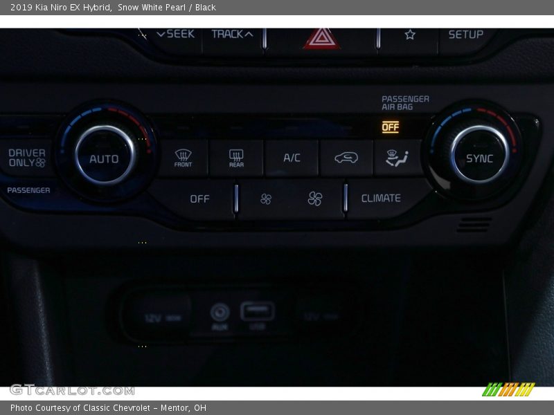 Snow White Pearl / Black 2019 Kia Niro EX Hybrid