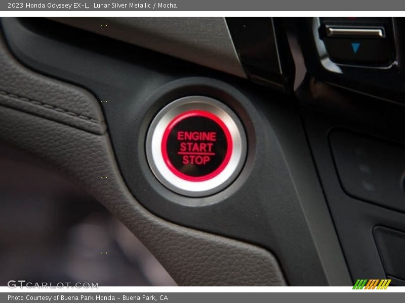 Lunar Silver Metallic / Mocha 2023 Honda Odyssey EX-L