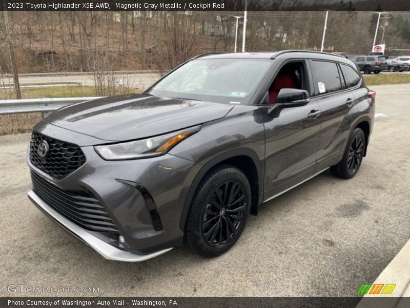 Front 3/4 View of 2023 Highlander XSE AWD