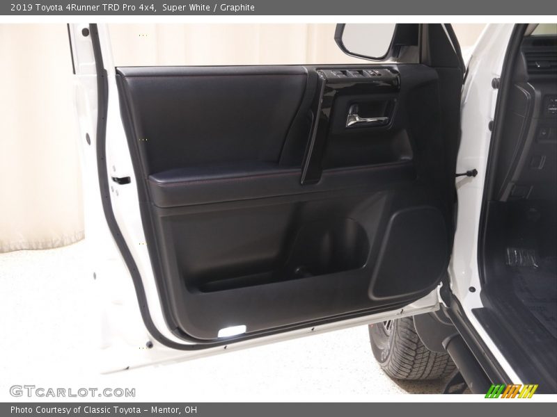 Super White / Graphite 2019 Toyota 4Runner TRD Pro 4x4