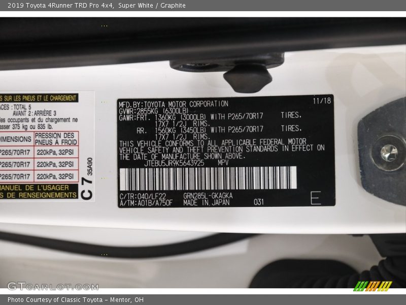 Super White / Graphite 2019 Toyota 4Runner TRD Pro 4x4