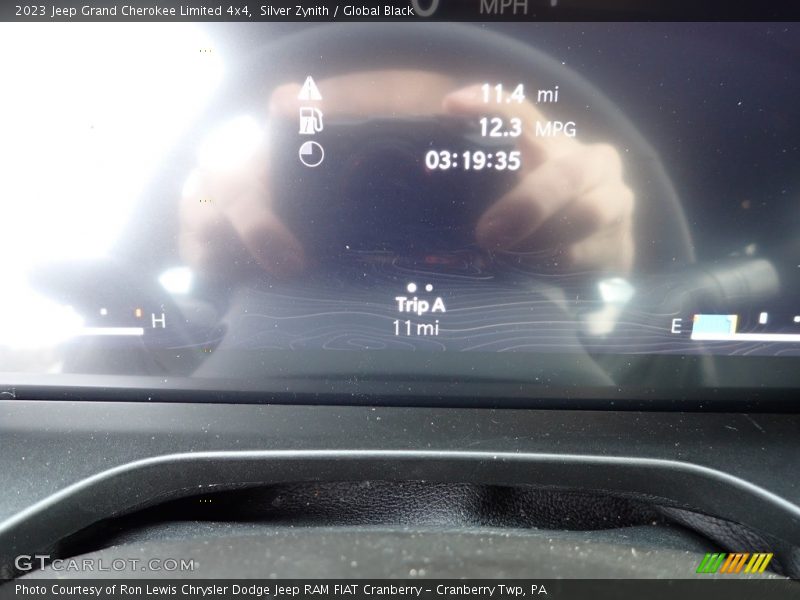Silver Zynith / Global Black 2023 Jeep Grand Cherokee Limited 4x4