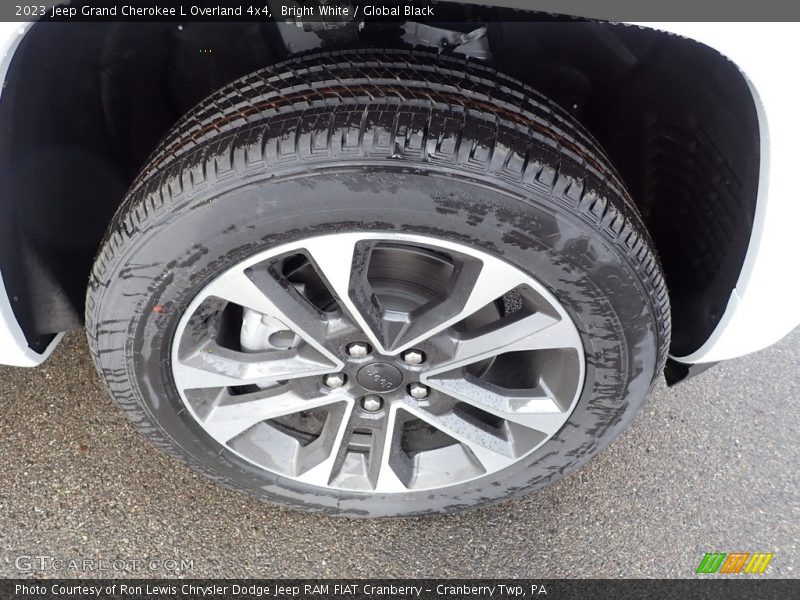 Bright White / Global Black 2023 Jeep Grand Cherokee L Overland 4x4
