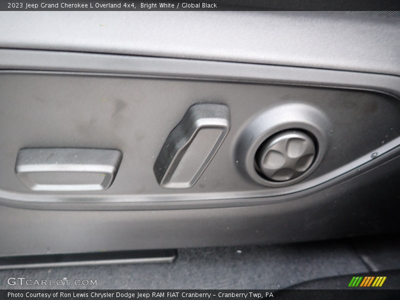 Bright White / Global Black 2023 Jeep Grand Cherokee L Overland 4x4