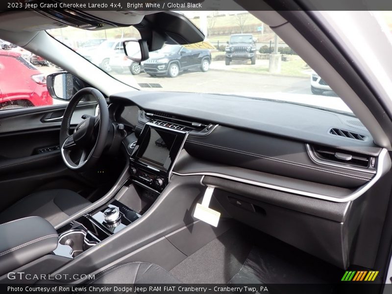 Bright White / Global Black 2023 Jeep Grand Cherokee Laredo 4x4