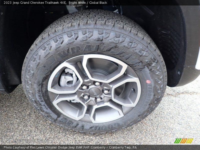  2023 Grand Cherokee Trailhawk 4XE Wheel