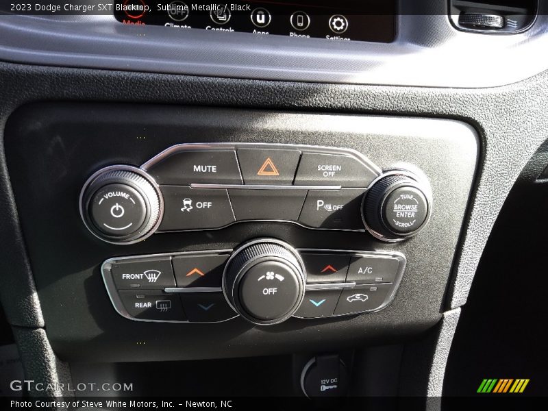 Controls of 2023 Charger SXT Blacktop