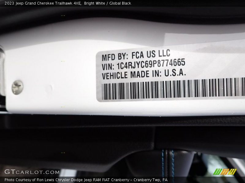 Bright White / Global Black 2023 Jeep Grand Cherokee Trailhawk 4XE