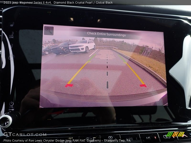 Diamond Black Crystal Pearl / Global Black 2023 Jeep Wagoneer Series II 4x4