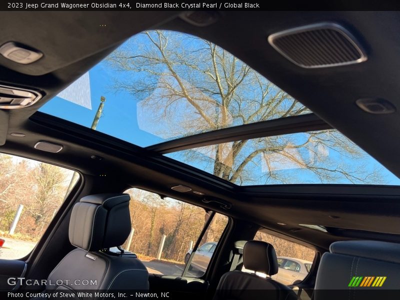 Sunroof of 2023 Grand Wagoneer Obsidian 4x4
