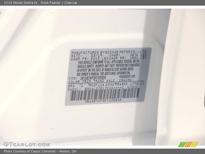 Fresh Powder / Charcoal 2019 Nissan Sentra SV