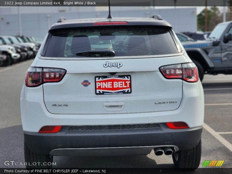 Bright White / Black 2022 Jeep Compass Limited 4x4