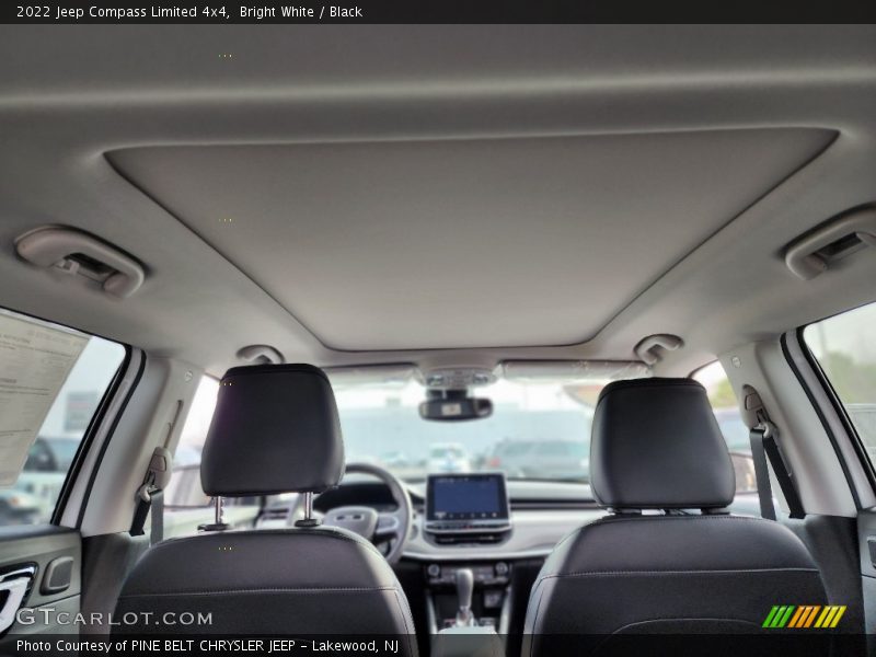 Bright White / Black 2022 Jeep Compass Limited 4x4
