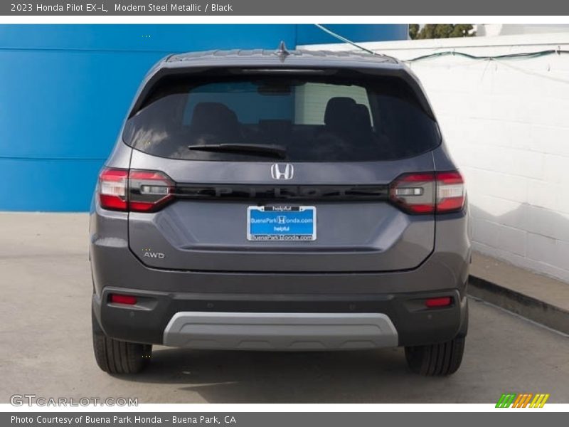 Modern Steel Metallic / Black 2023 Honda Pilot EX-L