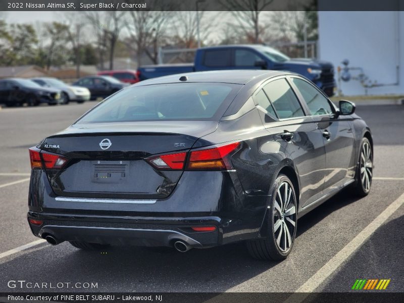 Super Black / Charcoal 2022 Nissan Altima SR