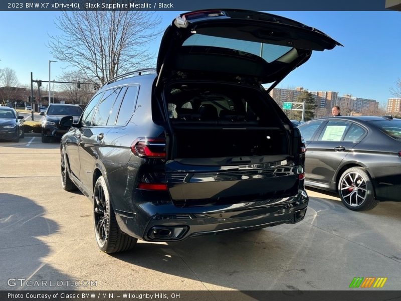 Black Sapphire Metallic / Black 2023 BMW X7 xDrive40i