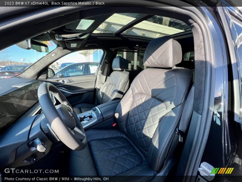 Black Sapphire Metallic / Black 2023 BMW X7 xDrive40i