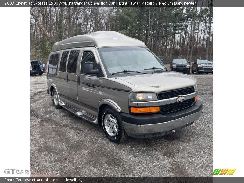 Front 3/4 View of 2003 Express 1500 AWD Passenger Conversion Van