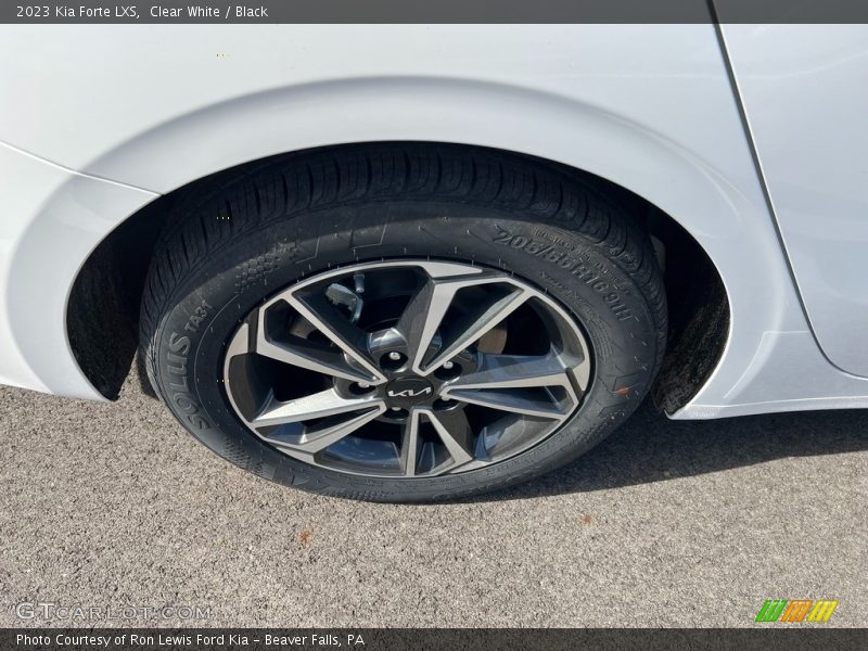 Clear White / Black 2023 Kia Forte LXS