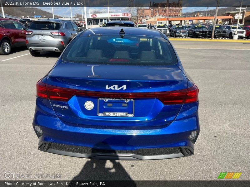 Deep Sea Blue / Black 2023 Kia Forte LXS