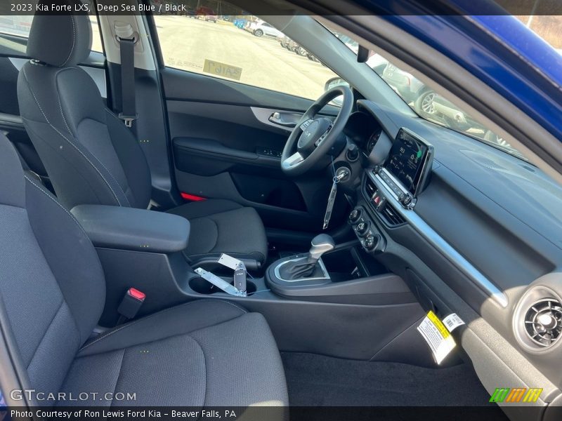 Deep Sea Blue / Black 2023 Kia Forte LXS