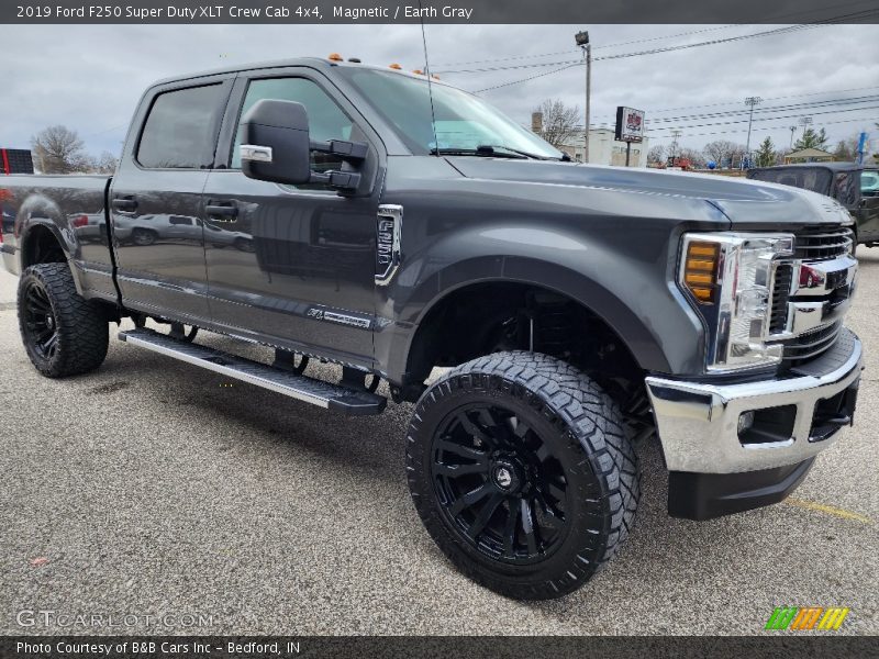 Magnetic / Earth Gray 2019 Ford F250 Super Duty XLT Crew Cab 4x4