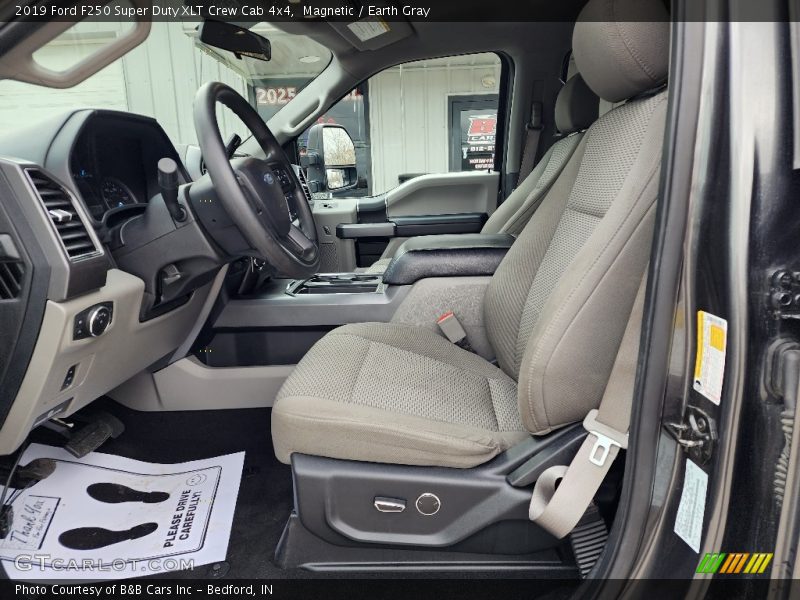 Magnetic / Earth Gray 2019 Ford F250 Super Duty XLT Crew Cab 4x4