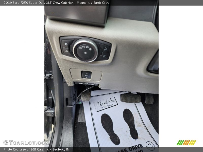 Magnetic / Earth Gray 2019 Ford F250 Super Duty XLT Crew Cab 4x4