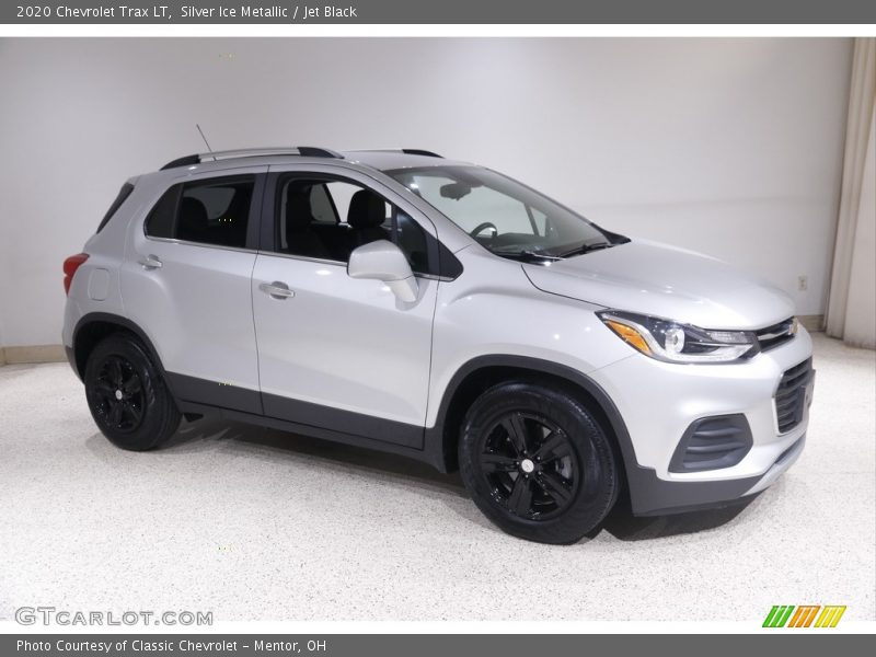 Silver Ice Metallic / Jet Black 2020 Chevrolet Trax LT