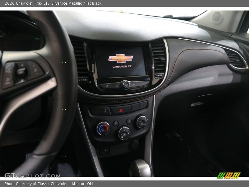Silver Ice Metallic / Jet Black 2020 Chevrolet Trax LT