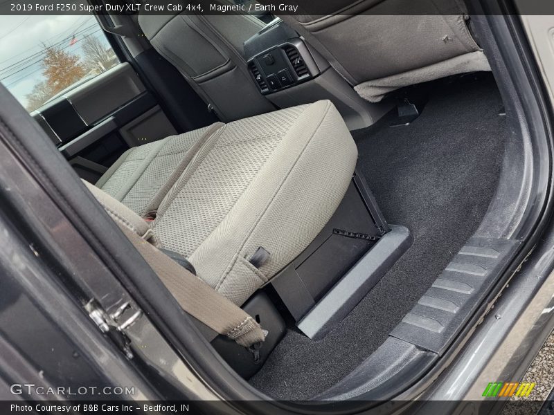 Magnetic / Earth Gray 2019 Ford F250 Super Duty XLT Crew Cab 4x4