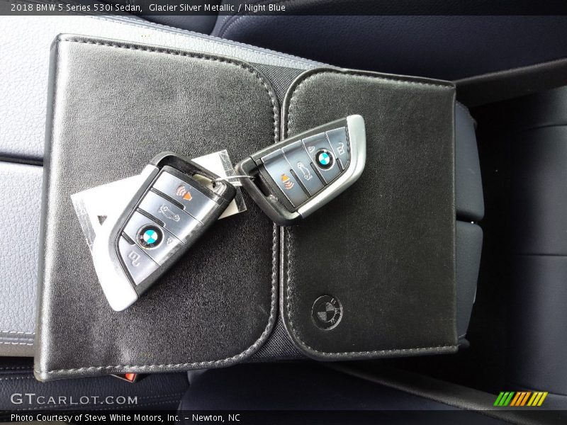Glacier Silver Metallic / Night Blue 2018 BMW 5 Series 530i Sedan