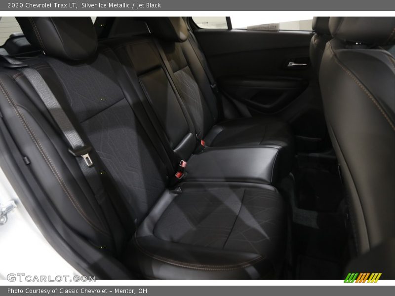 Silver Ice Metallic / Jet Black 2020 Chevrolet Trax LT