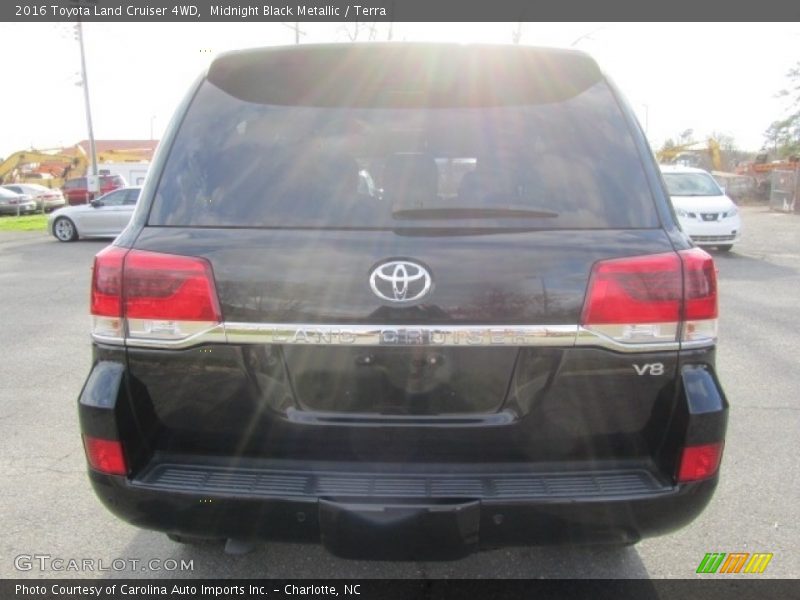 Midnight Black Metallic / Terra 2016 Toyota Land Cruiser 4WD