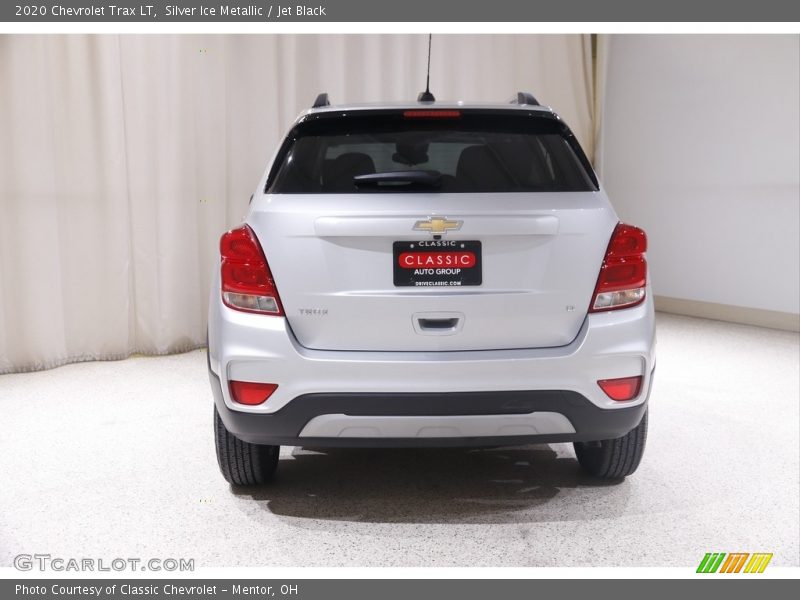 Silver Ice Metallic / Jet Black 2020 Chevrolet Trax LT