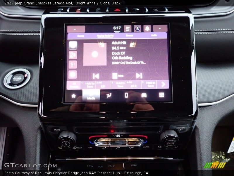 Bright White / Global Black 2023 Jeep Grand Cherokee Laredo 4x4