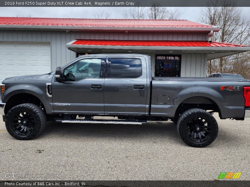 Magnetic / Earth Gray 2019 Ford F250 Super Duty XLT Crew Cab 4x4