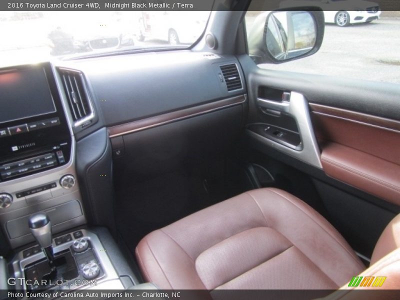 Midnight Black Metallic / Terra 2016 Toyota Land Cruiser 4WD