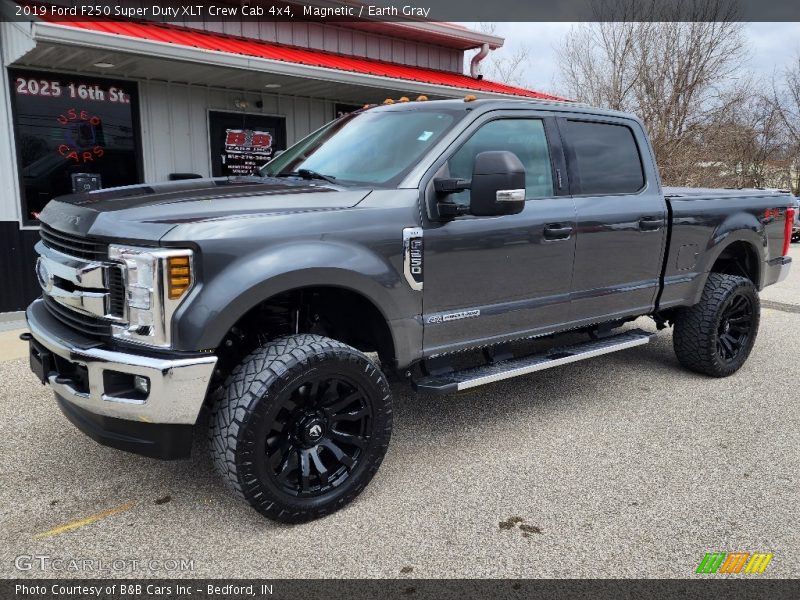 Magnetic / Earth Gray 2019 Ford F250 Super Duty XLT Crew Cab 4x4