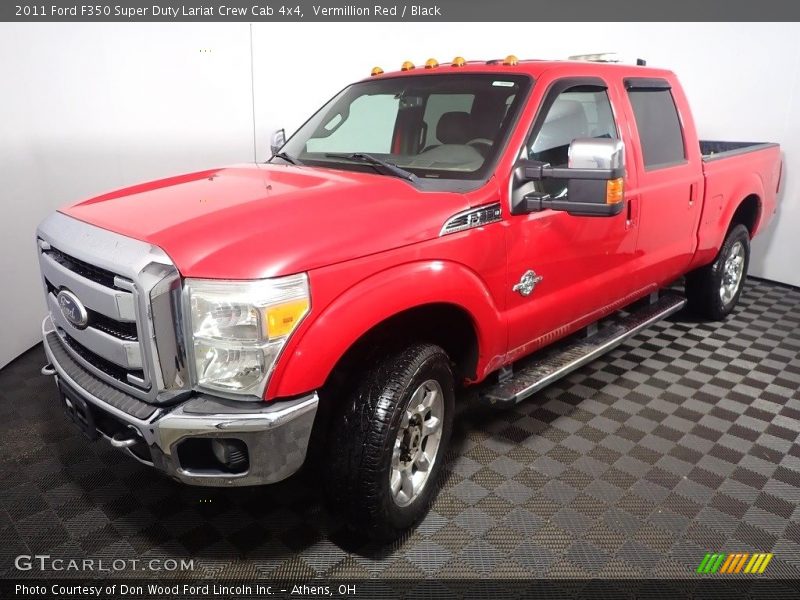 Front 3/4 View of 2011 F350 Super Duty Lariat Crew Cab 4x4