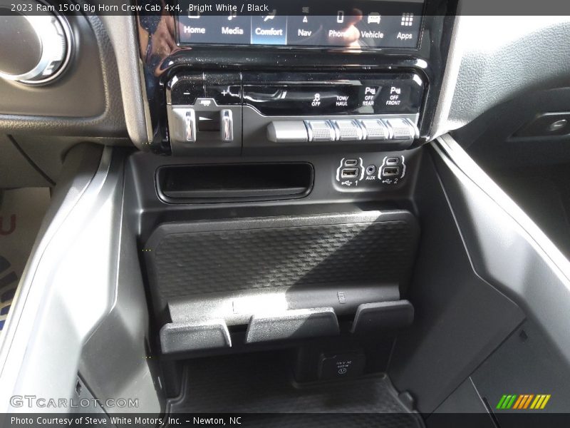 Bright White / Black 2023 Ram 1500 Big Horn Crew Cab 4x4