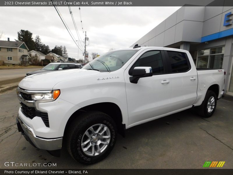 Front 3/4 View of 2023 Silverado 1500 LT Crew Cab 4x4