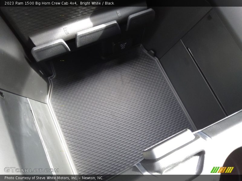 Bright White / Black 2023 Ram 1500 Big Horn Crew Cab 4x4