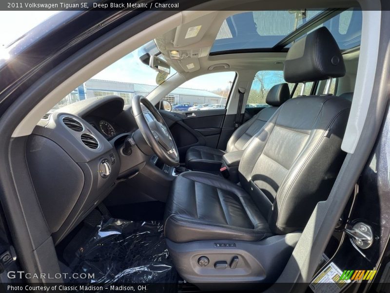 Deep Black Metallic / Charcoal 2011 Volkswagen Tiguan SE