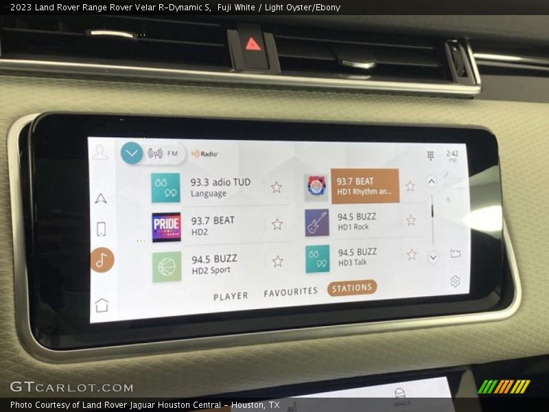 Fuji White / Light Oyster/Ebony 2023 Land Rover Range Rover Velar R-Dynamic S